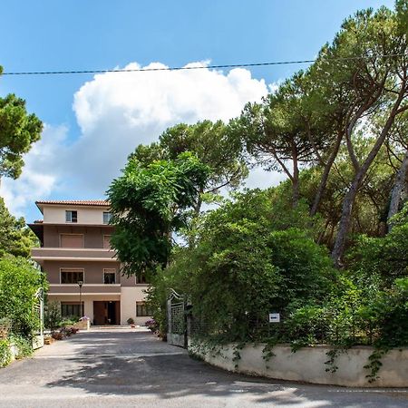Hotel Villa dei Pini San Terenziano Esterno foto