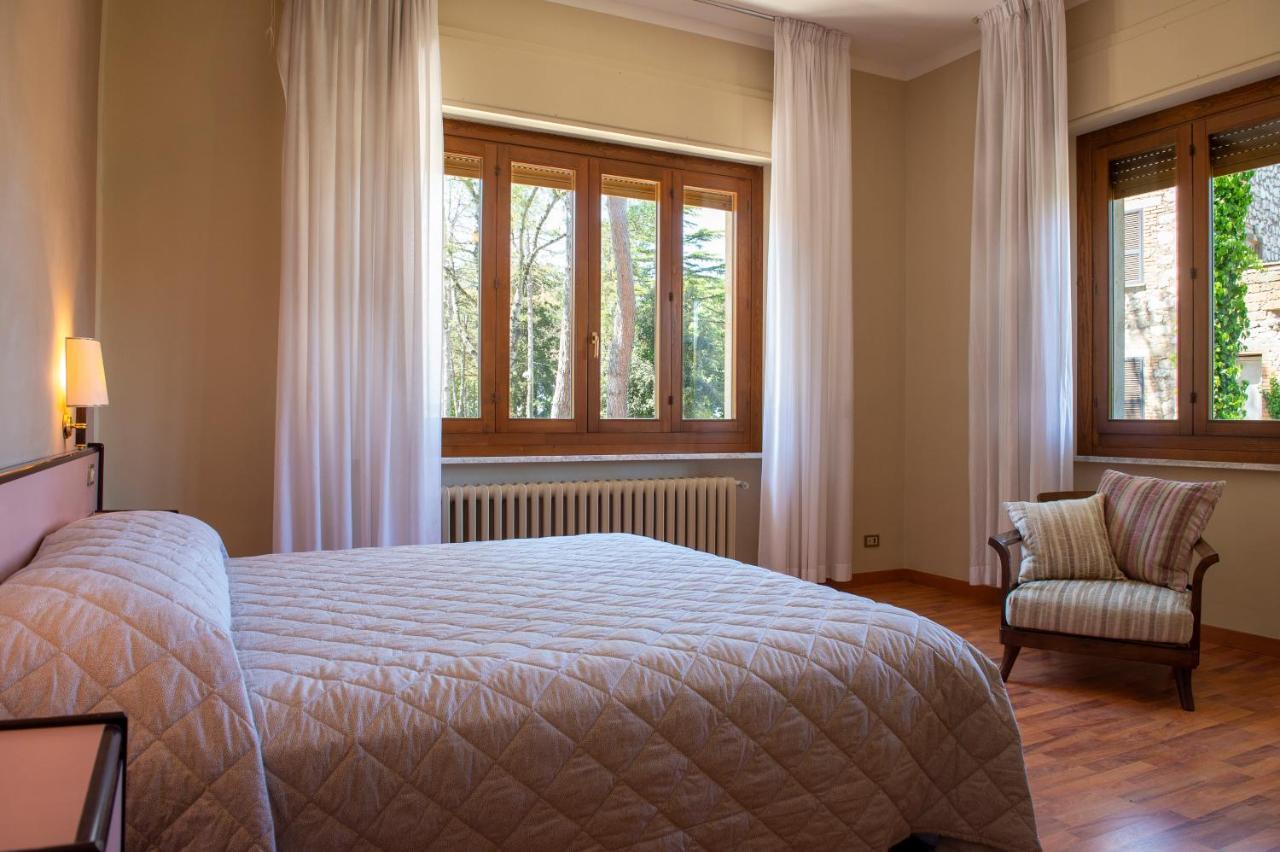 Hotel Villa dei Pini San Terenziano Esterno foto