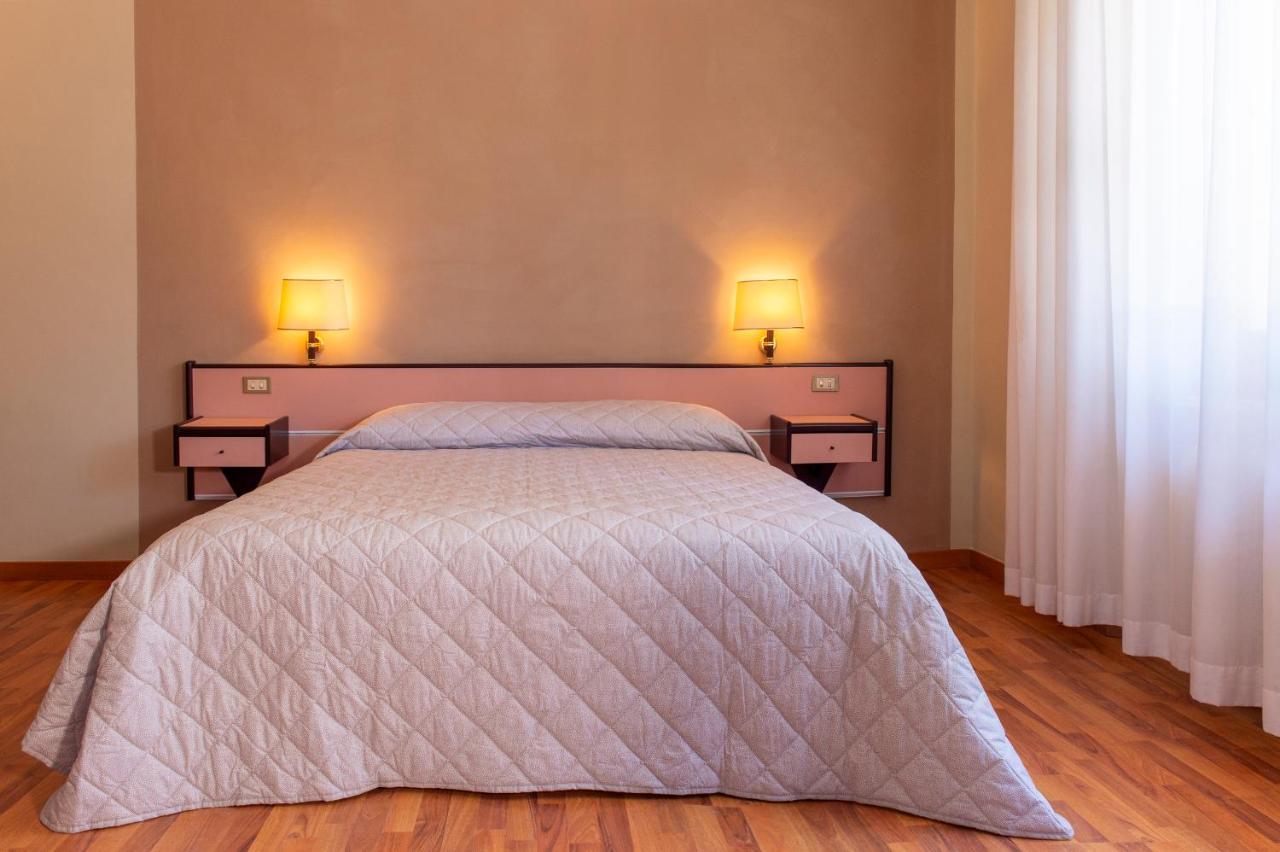 Hotel Villa dei Pini San Terenziano Esterno foto
