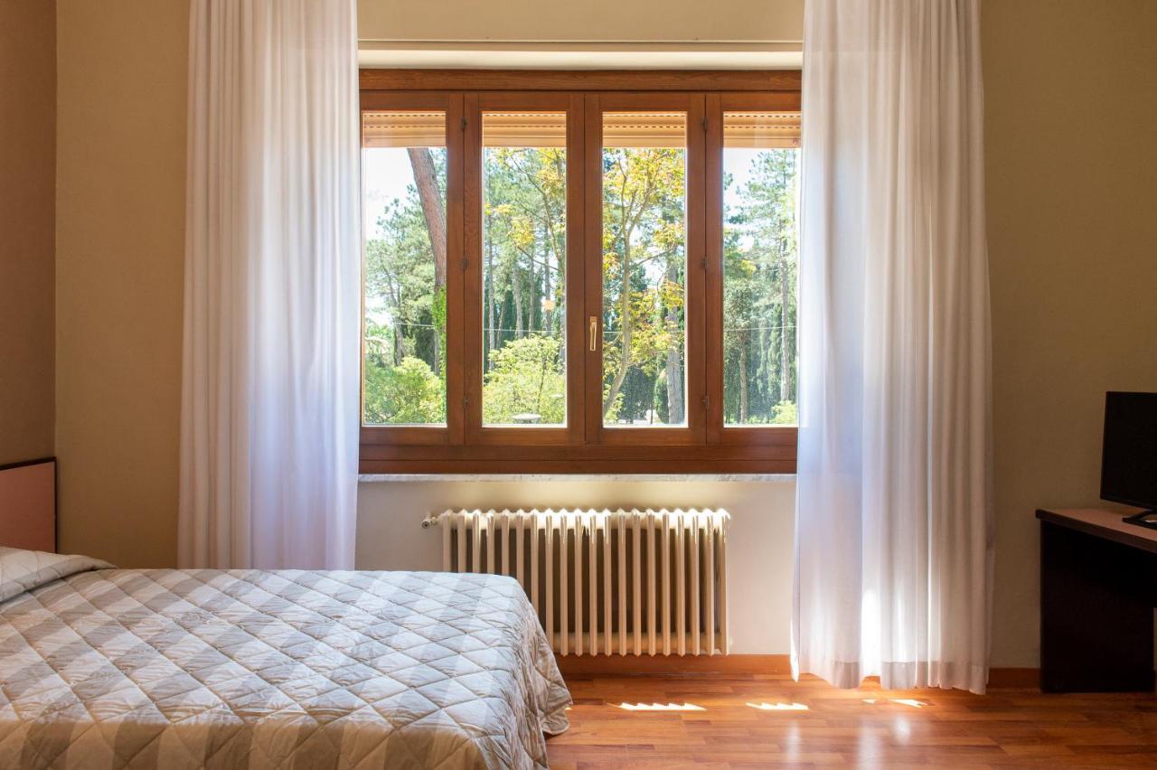 Hotel Villa dei Pini San Terenziano Esterno foto