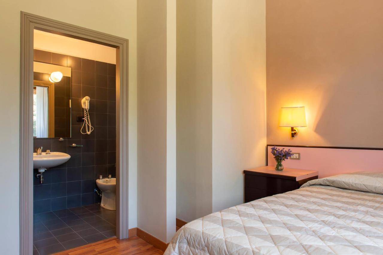 Hotel Villa dei Pini San Terenziano Esterno foto
