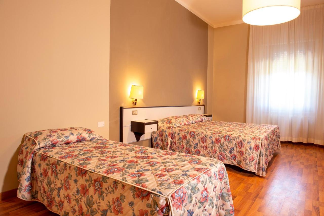 Hotel Villa dei Pini San Terenziano Esterno foto