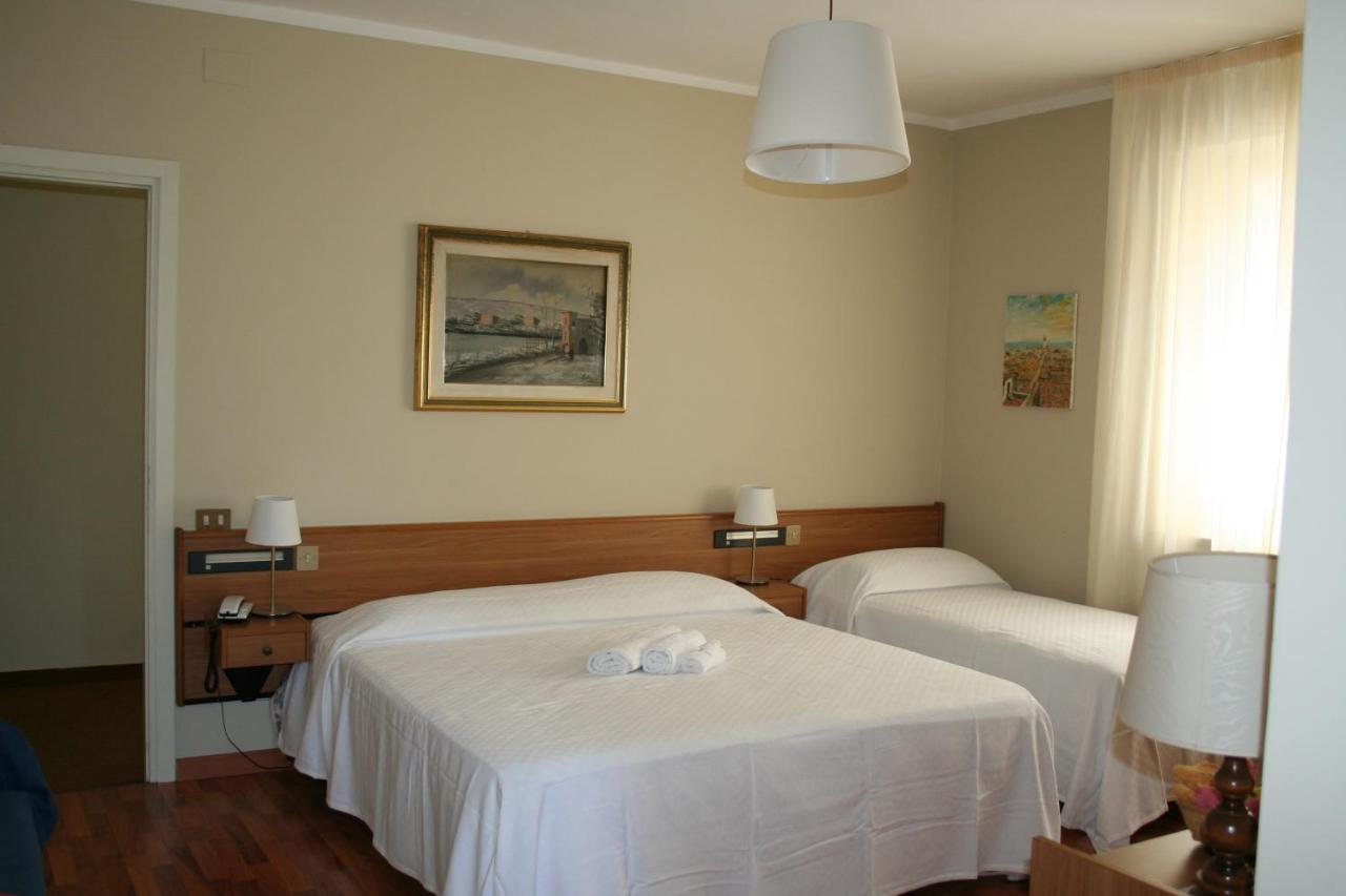 Hotel Villa dei Pini San Terenziano Esterno foto