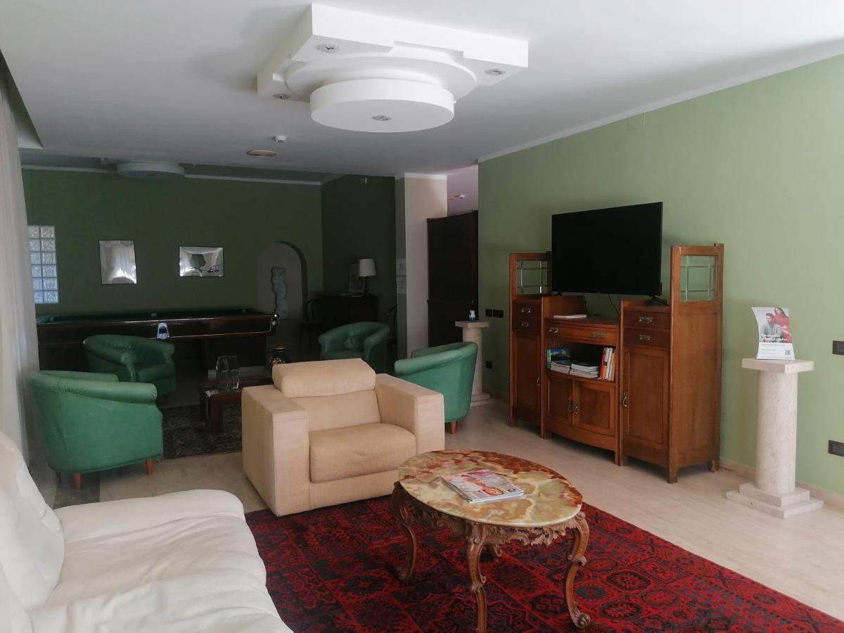 Hotel Villa dei Pini San Terenziano Esterno foto