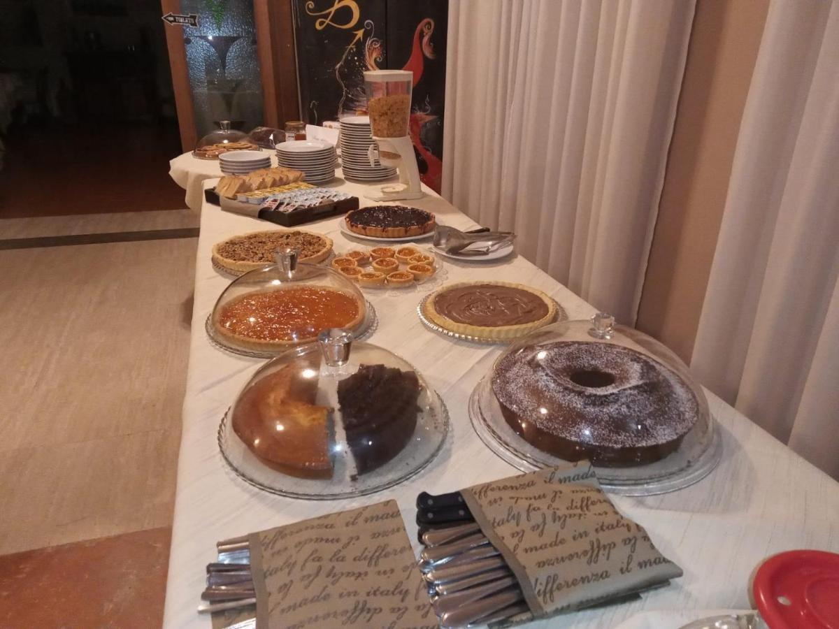 Hotel Villa dei Pini San Terenziano Esterno foto